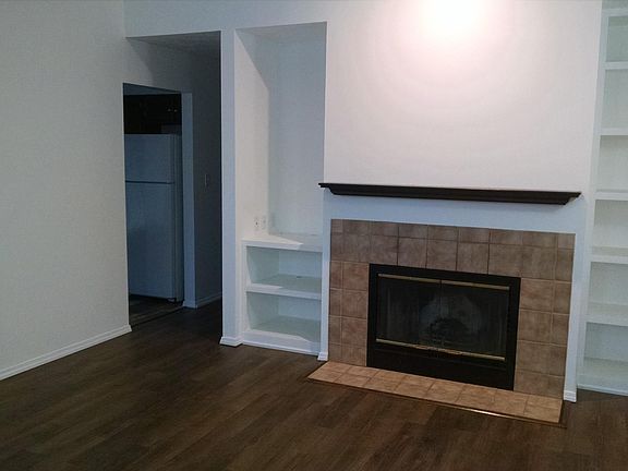 4th image of 406 W Piper Ct