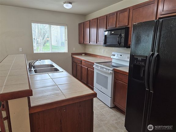 3rd image of 1725 E 41st