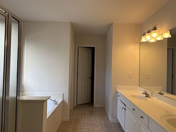 5th image of 1220 River Overlook Dr