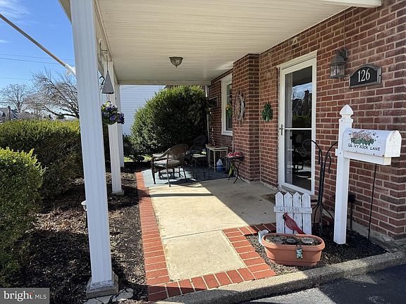 3rd image of 126 Ivy Rock Ln