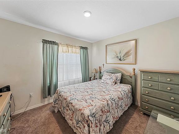 4th image of 289R Saint Georges Cir