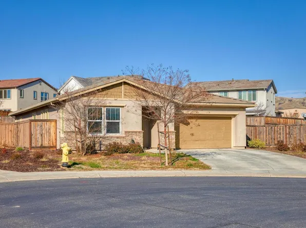 9695 Cabernet Ct, Patterson, CA 95363