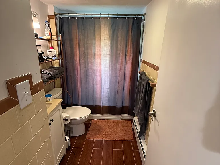 158 Houghton St #B — Photo 24