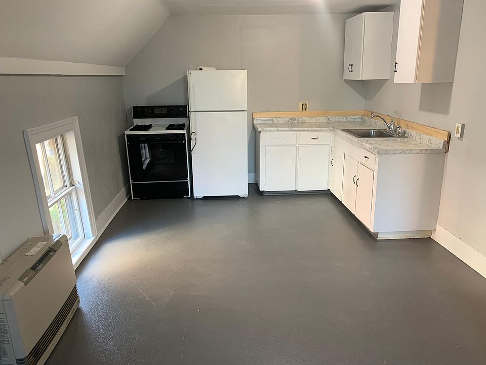 2nd image of 50 1/2 Elmwood Ave