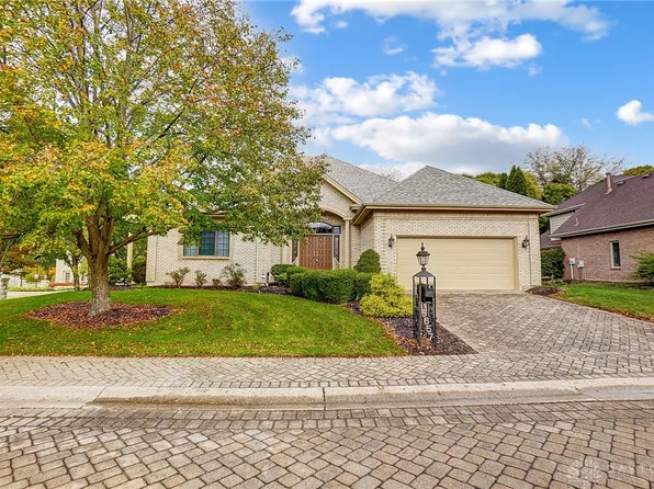 5657 Stone Lake Dr, Centerville, OH 45429