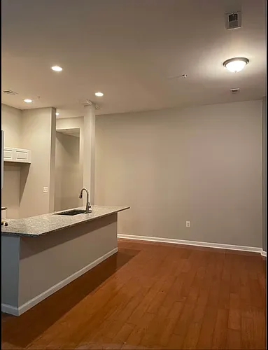 2407 Brookfield Ave #4 Photo 1
