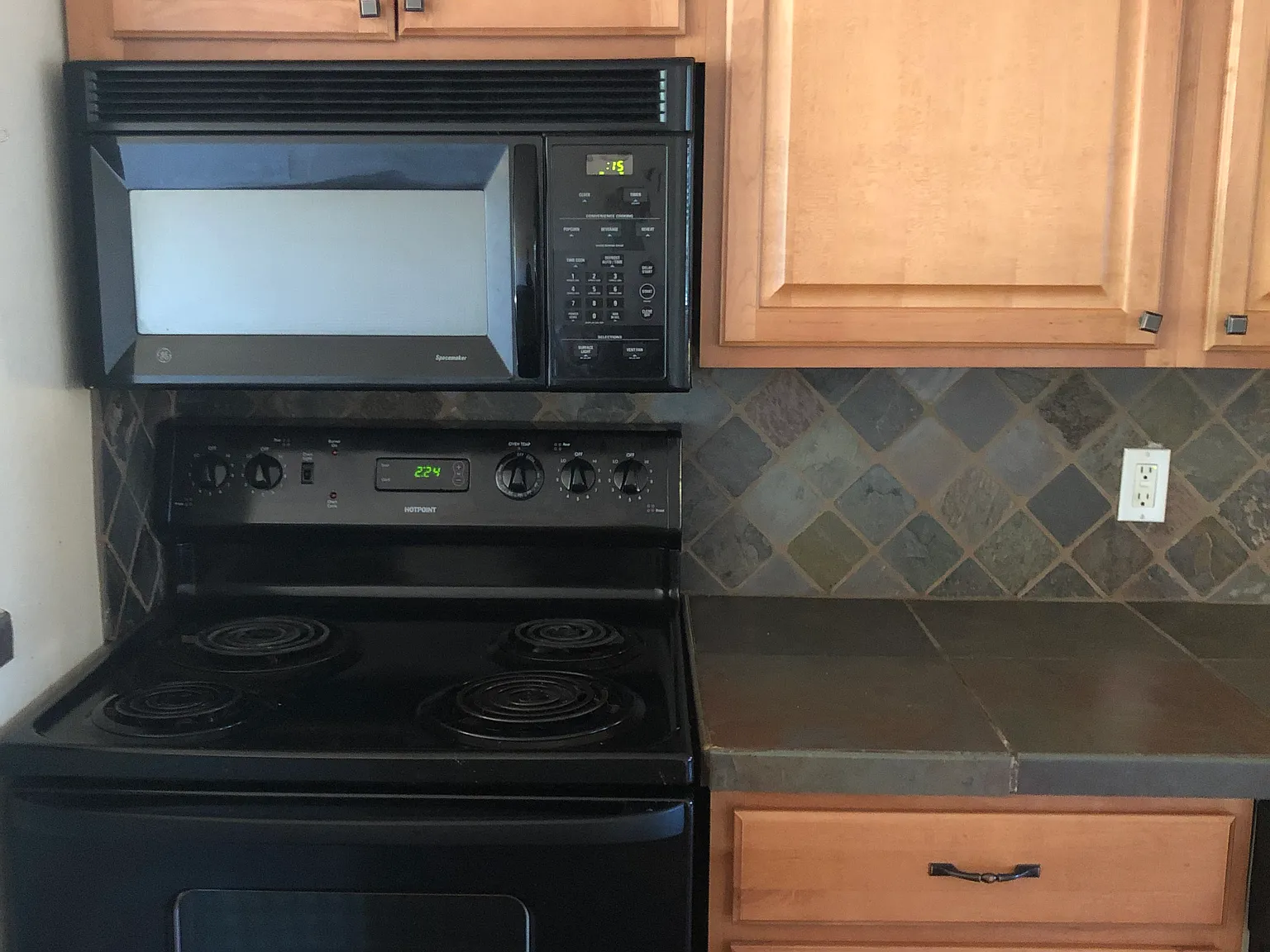 Updated One Bedroom Across From City Park! WIFI Included!! — Photo 2