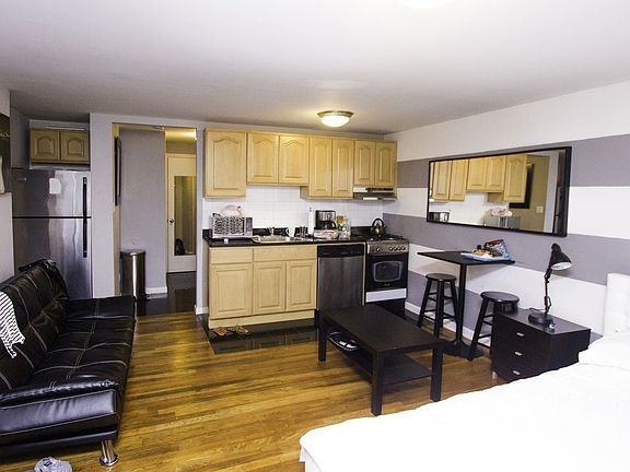 4th image of 40 Grove St APT 1