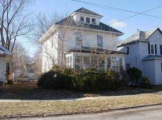 425 Riehl St, Waterloo, IA 50703