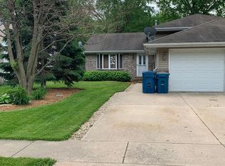 917 Edgewood Dr, Morris, IL 60450