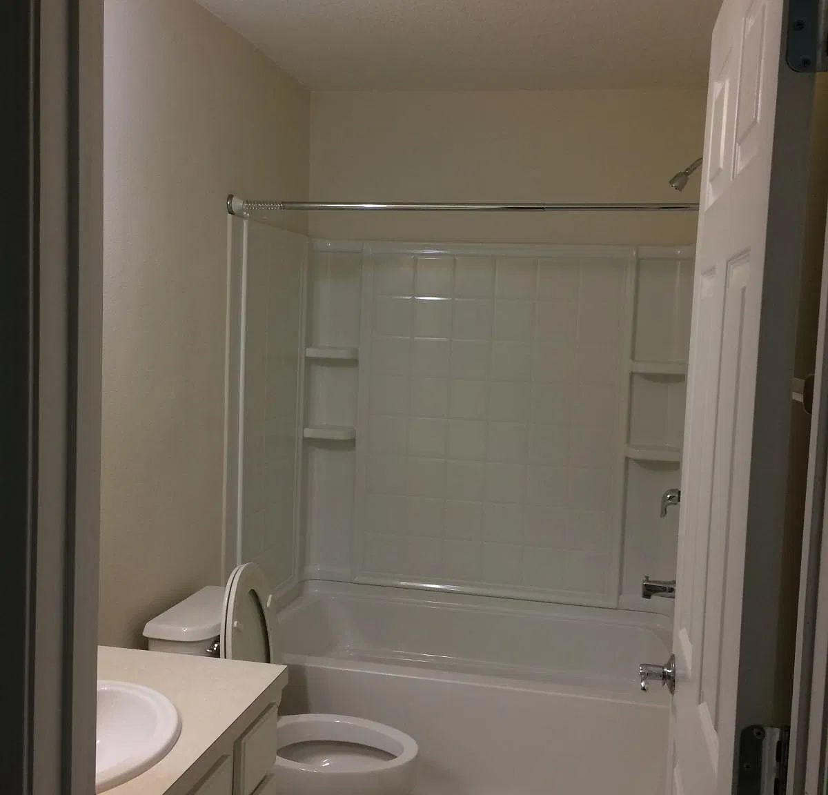 2 bed, 1596 sqft, $1,800 — Photo 2