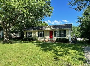 813 Washington Ave, Oak Grove, KY 42262