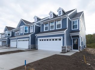 950-5 Memory Ln, Aurora, OH 44202