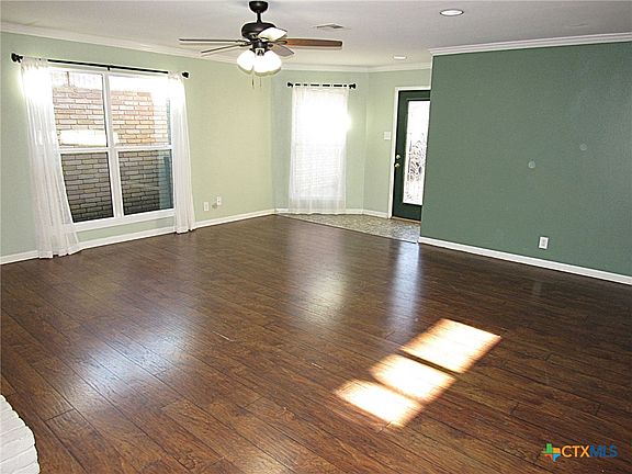4th image of 3911 River Oaks Cir