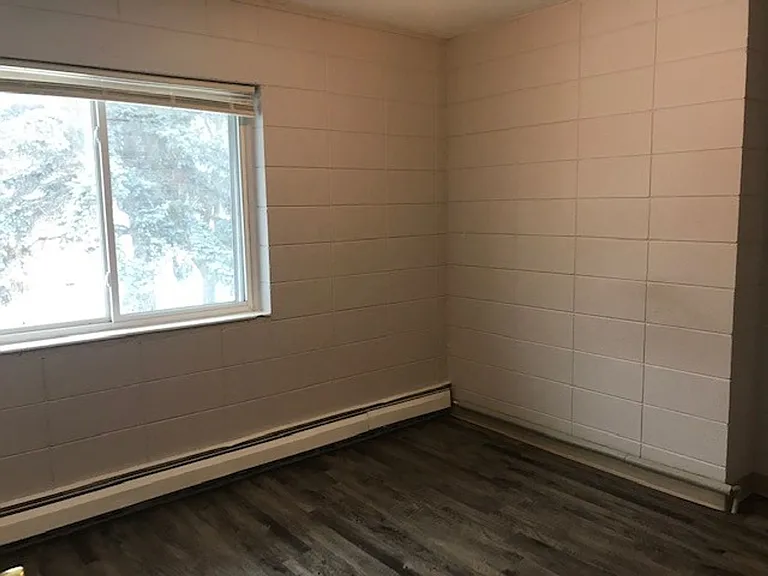 Apartment off 28th and Clyde Park Available — Photo 19