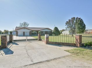 9534 Country Rd, Sand Springs, OK 74063