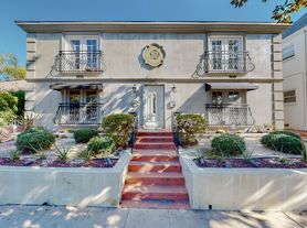 432 S Doheny Dr, Beverly Hills, CA