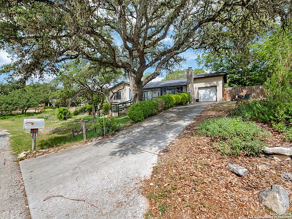 3rd image of 103 Crestview