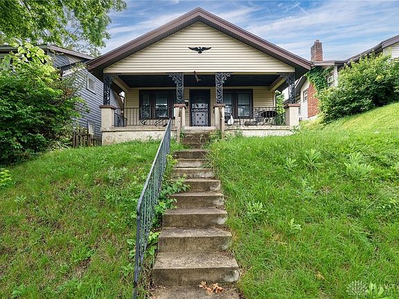 2nd image of 1108 Holly Ave