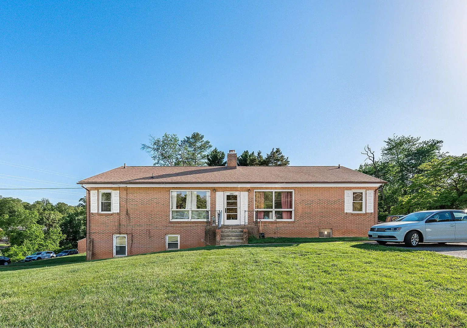 4801 Boonsboro Road — Photo 1
