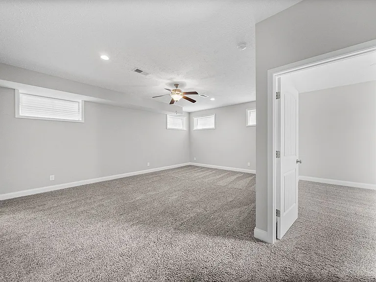 169 Bonnell Dr — Photo 30