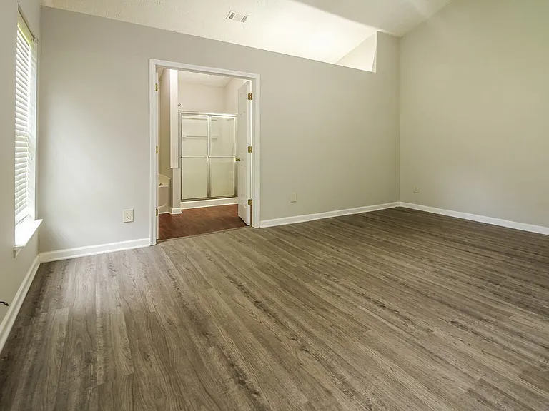 5729 Lakeview Cir — Photo 14