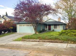730 N Laurel St, Ashland, OR