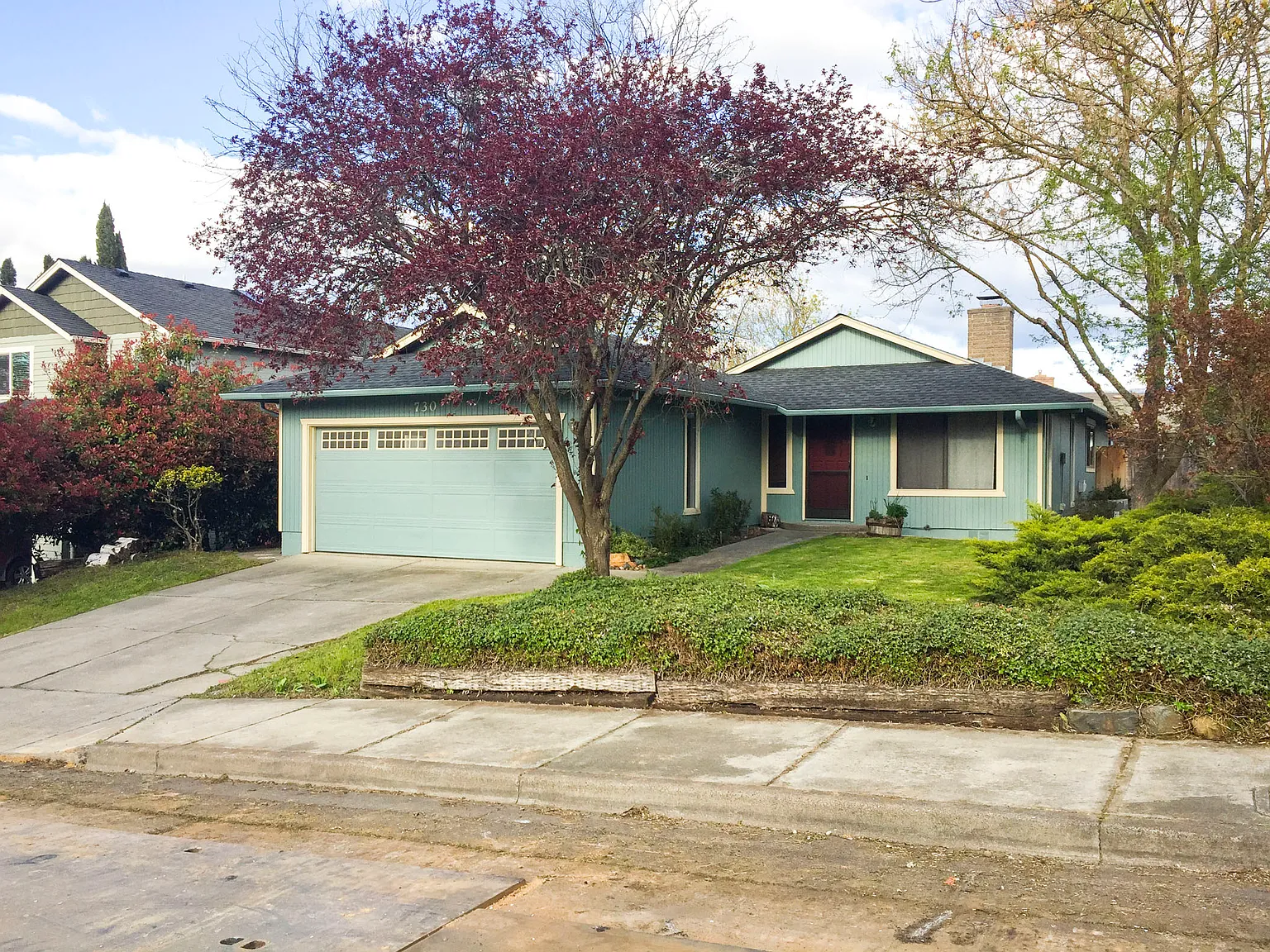 730 N Laurel St photo 1