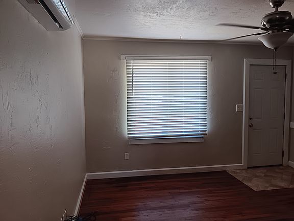 4th image of 2606 8th Ave