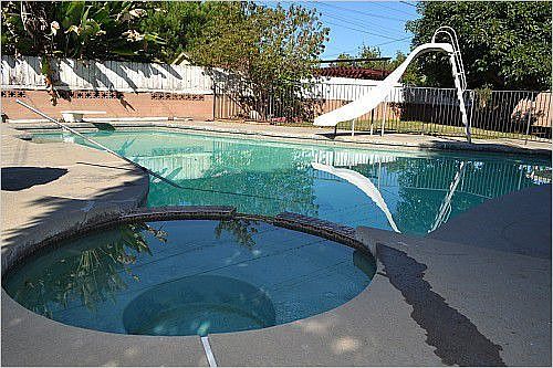 4th image of 1113 S Wilson Dr