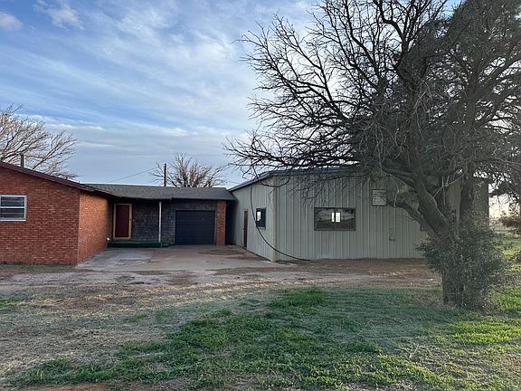 3rd image of 1722 Woods Dr