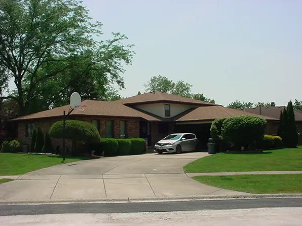 812 Grumman Ct, New Lenox, IL 60451
