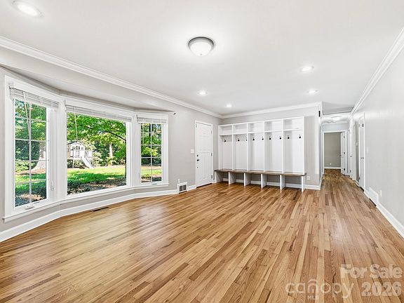 2nd image of 175 Mimosa Rd