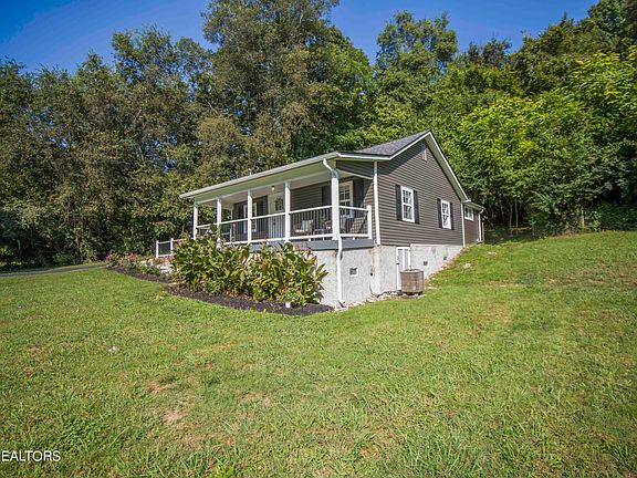 3rd image of 3109 Delrose Dr