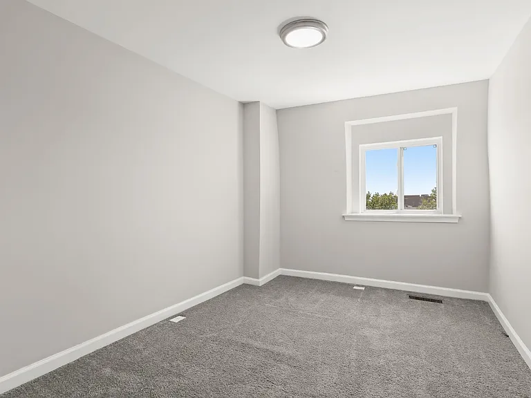 2424 Liberty Heights Ave — Photo 9