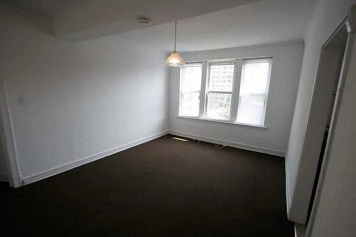 925 East 46th Street — Photo 34