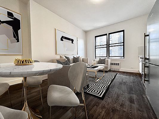 2nd image of 215 W 101st St APT 10G