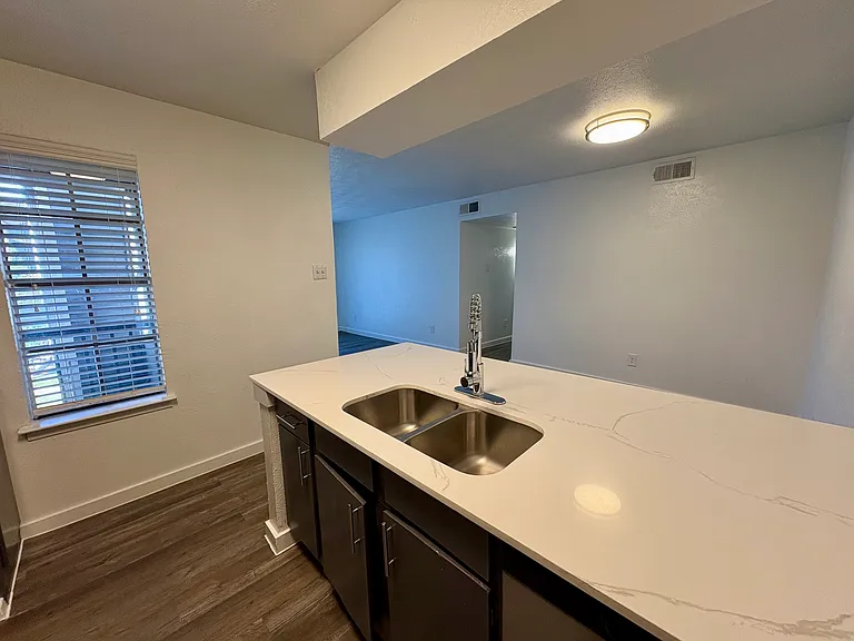 Pleasant Creek Apartments — Photo 22