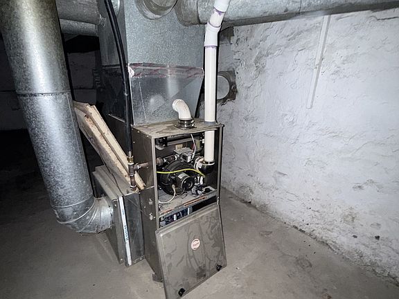 5th image of 1344 E Condit St