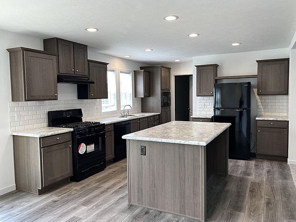 2nd image of 33243 Walnut Ct