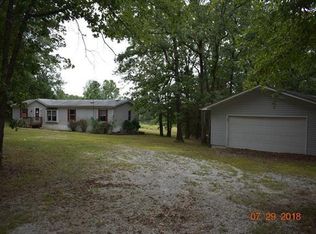13701 Mining Rd, De Soto, MO 63020