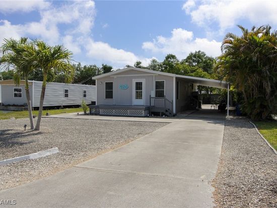 16061 Siesta Dr, Fort Myers, FL 33908