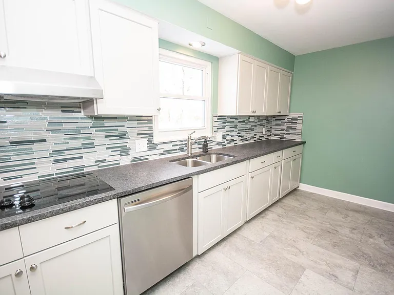 4371 Kendale Ct — Photo 10