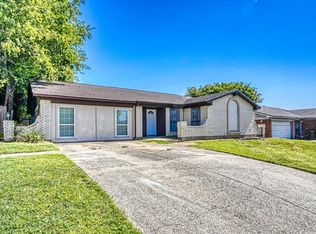 105 Wingren Ln, Arlington, TX 76014