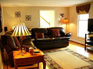 5th image of 150 Birkshire Dr