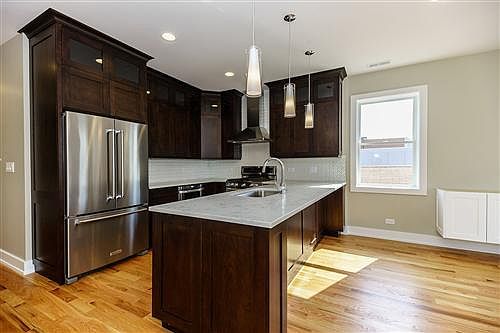 1st image of 2833 N Kedzie Ave APT 2