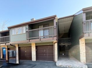 28 Summit Ct, Annandale, NJ 08801