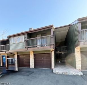 28 Summit Ct, Annandale, NJ, 08801