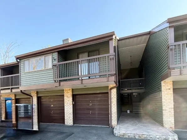 28 Summit Ct, Clinton Twp., NJ 08801