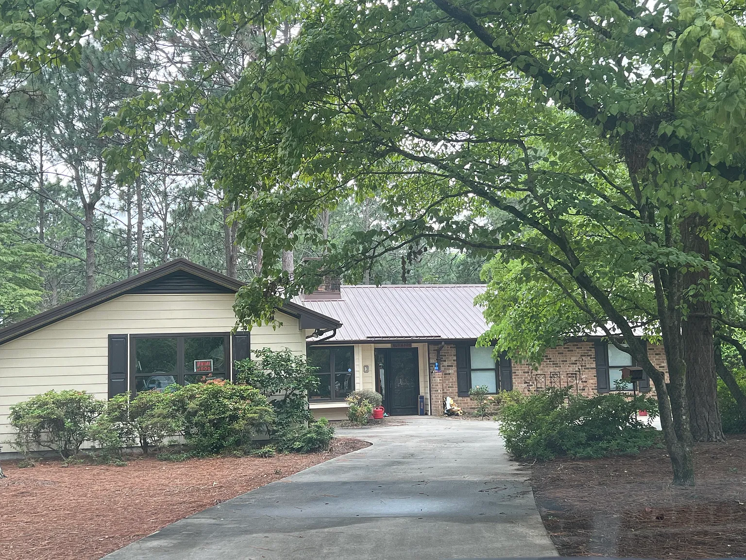 4 bed, 2466 sqft, $2,600 — Photo 2